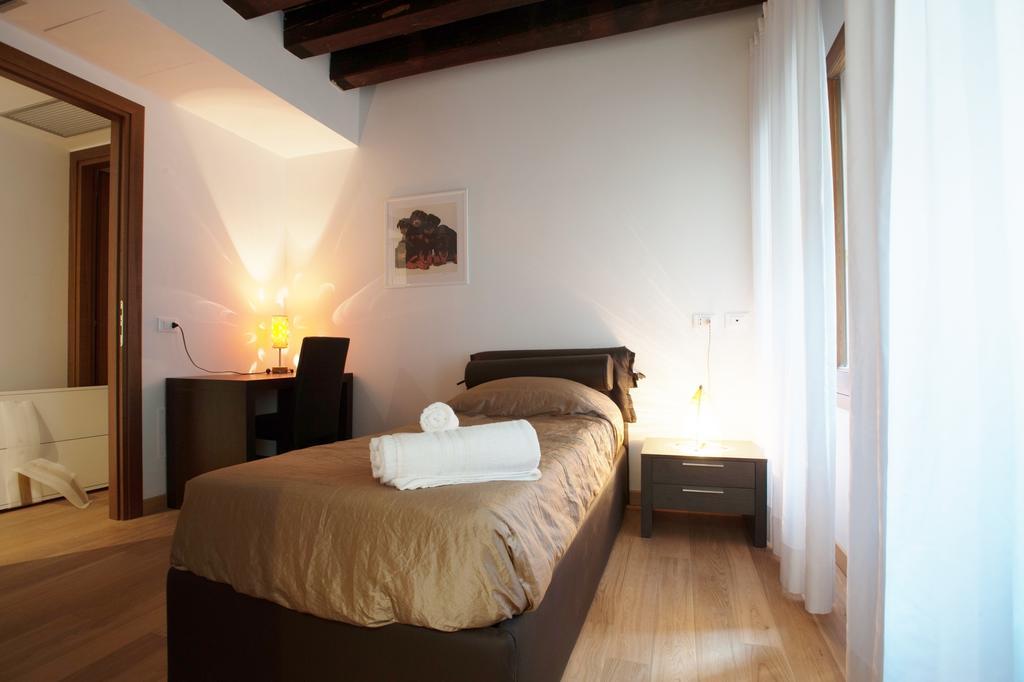 The Lion'S House Apt2 Venecia Habitación foto